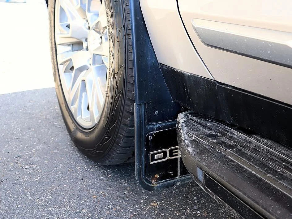 Used 2023 Pearl Beige Metallic GMC Denali image 37