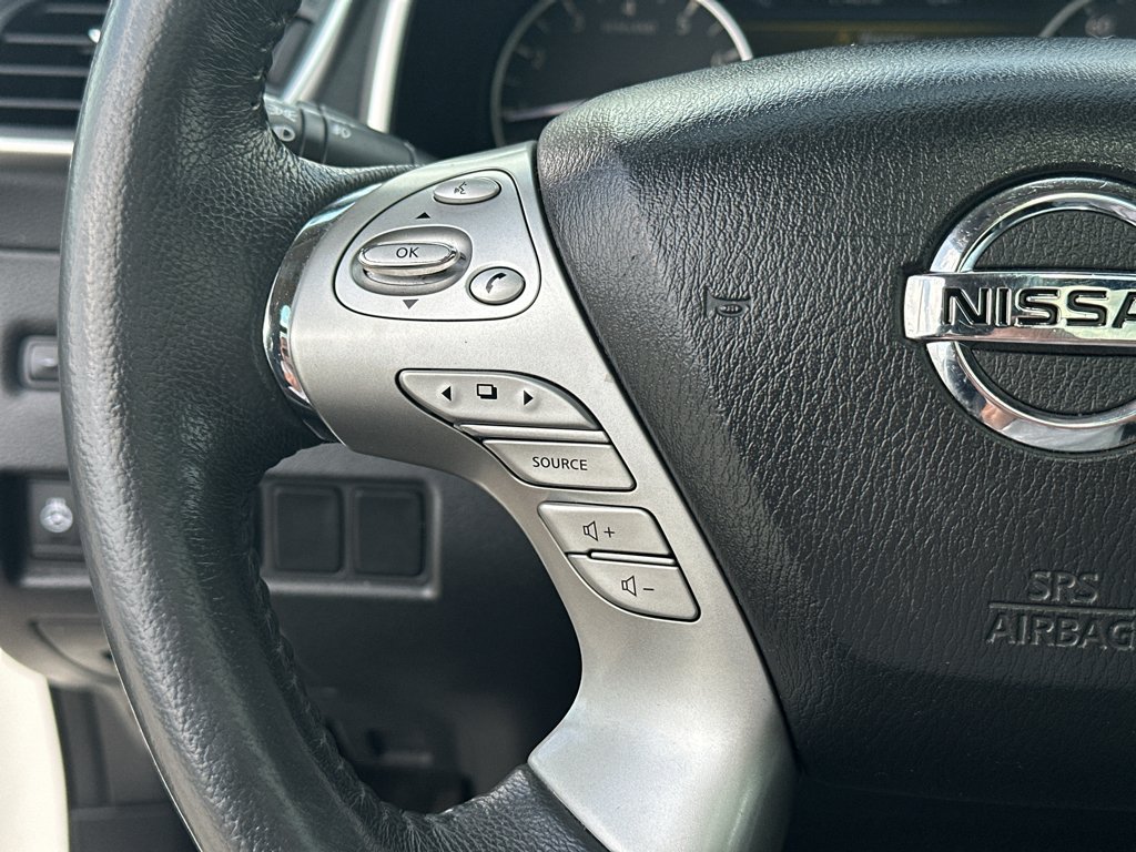 Used 2018 Pearl White Nissan SL image 18