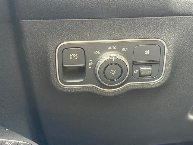New 2026 MANUFAKTUR Alpine Grey Mercedes-Benz AMG® GLB 35 4MATIC® SUV image 19