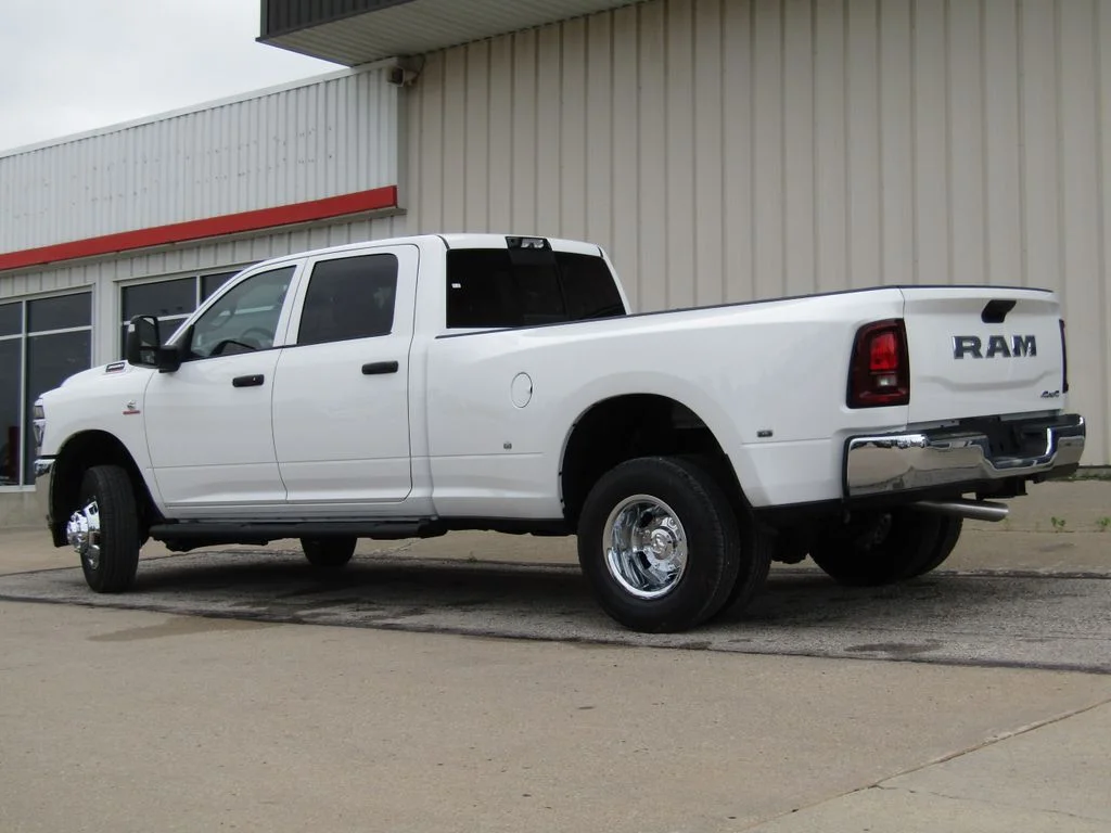 New 2026 Bright White Clear-Coat Exterior Paint RAM Tradesman image 10