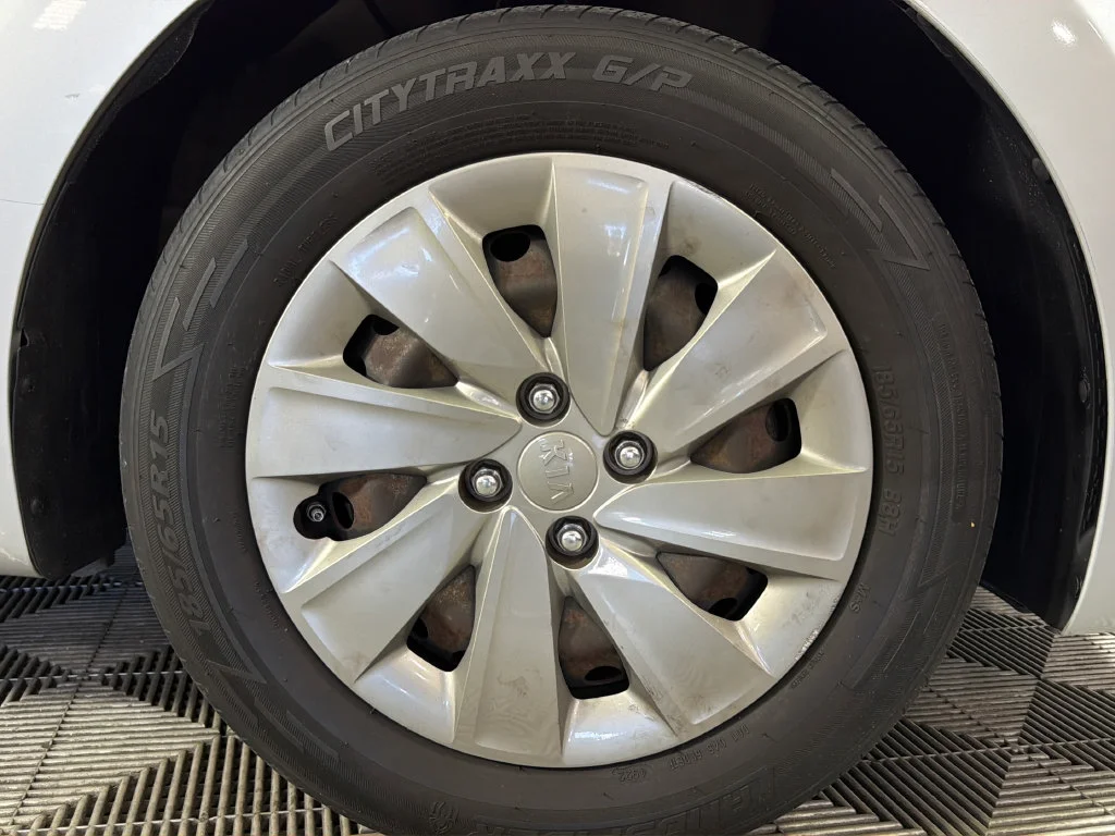 2020 Kia RIO S - Photo 35