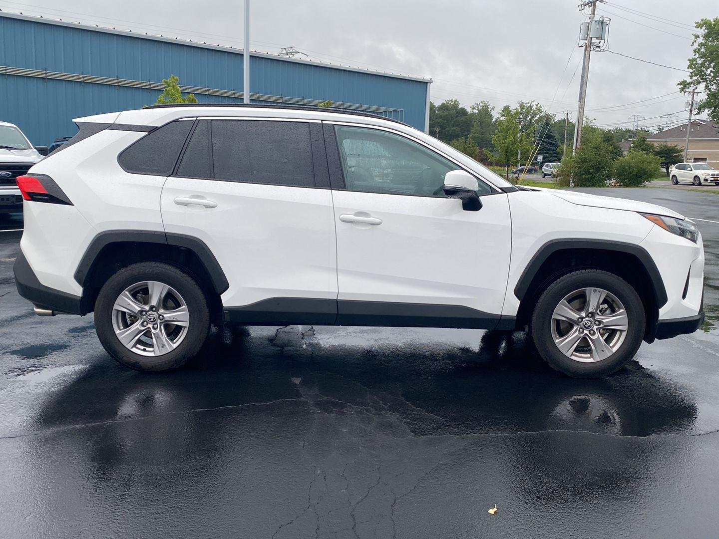 Used 2025 Ice Cap Toyota XLE image 12