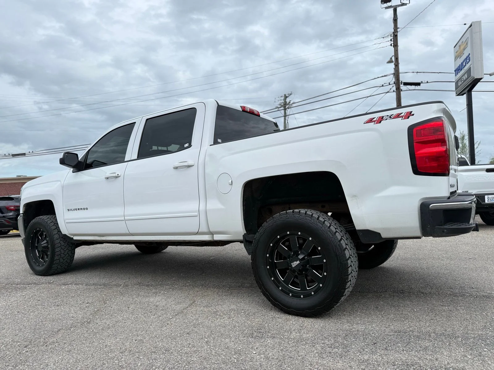Used 2018 White Chevrolet LT image 6