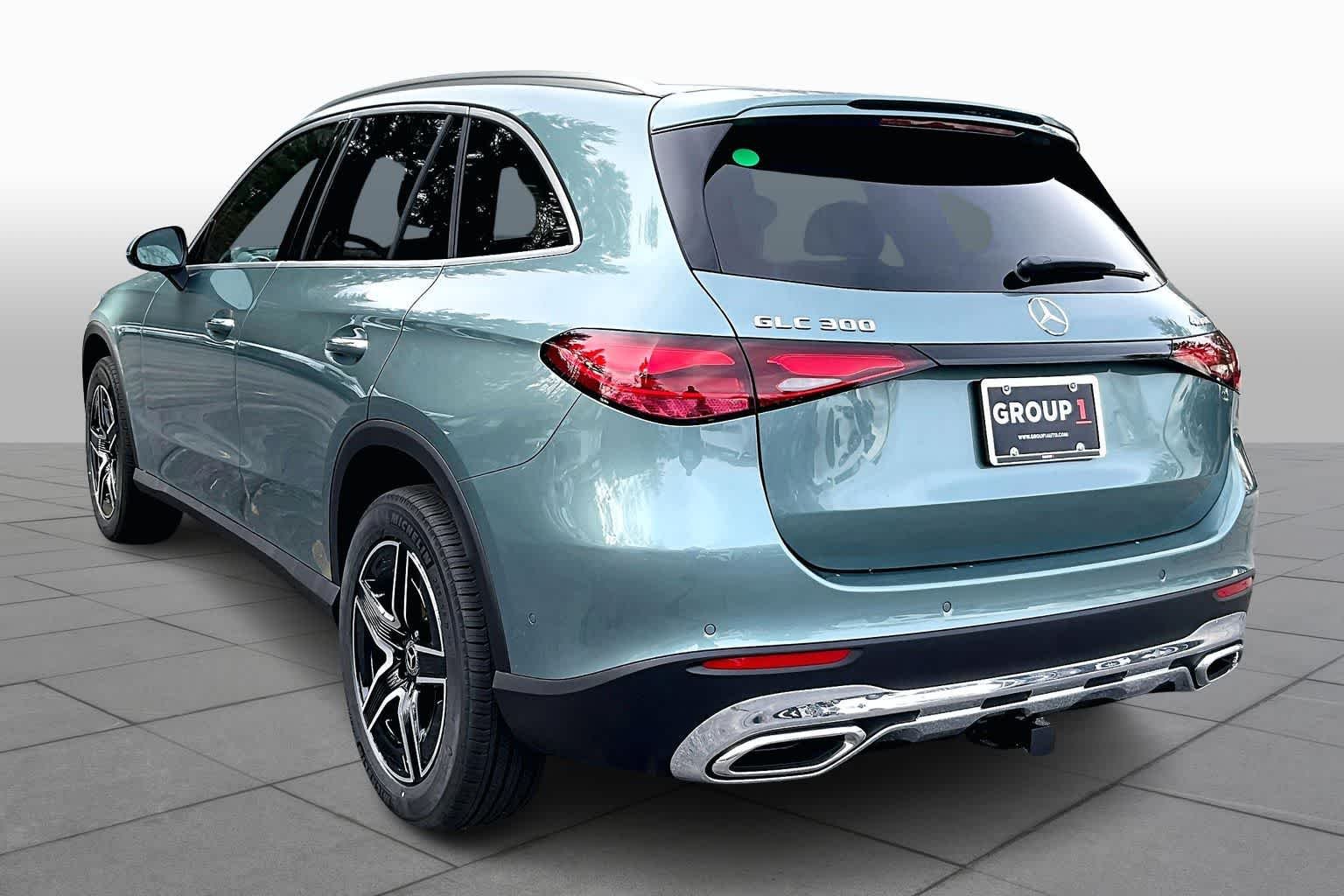 Used 2026 Verde Silver Metallic Mercedes-Benz GLC 300 image 4