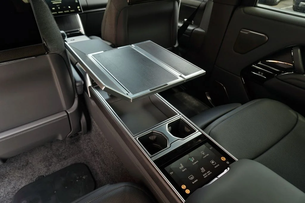 New 2026 Obsidian Black in Gloss Finish Land Rover SV image 40