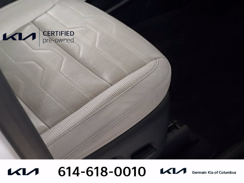 Used 2022 White Kia SX image 27
