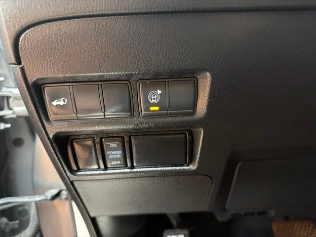 Used 2021 Gray Nissan SL image 22