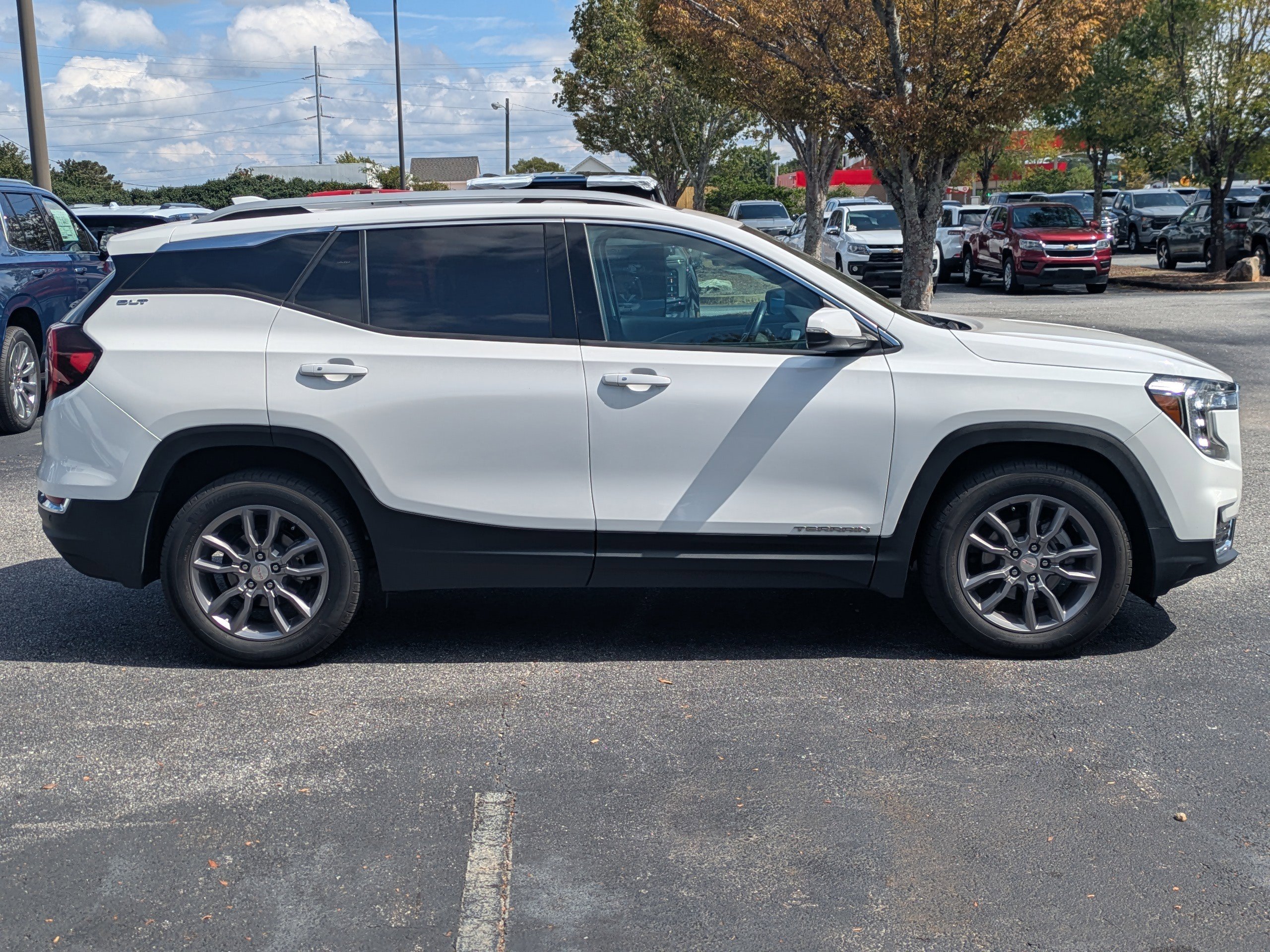 2022 GMC Terrain SLT - Photo 3
