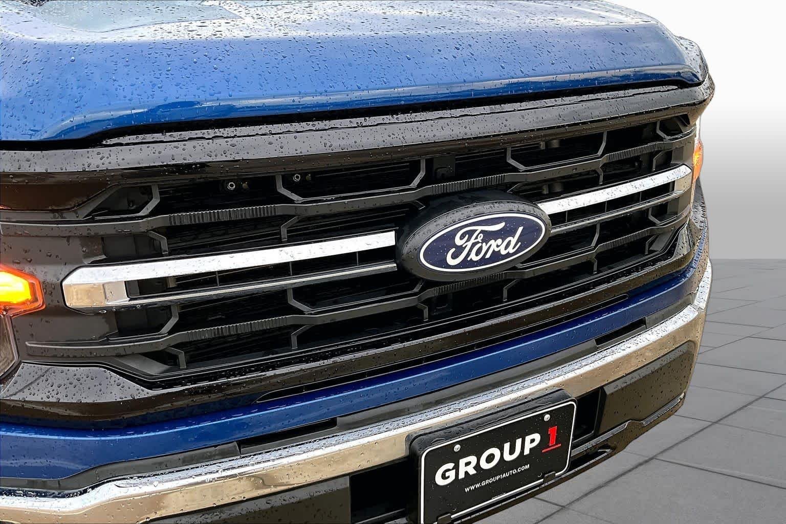 Used 2025 Atlas Blue Metallic Ford XLT image 30