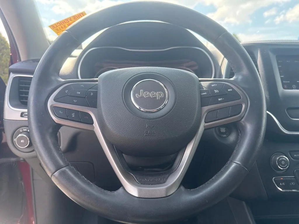 Used 2020 Red Jeep Latitude Plus image 7