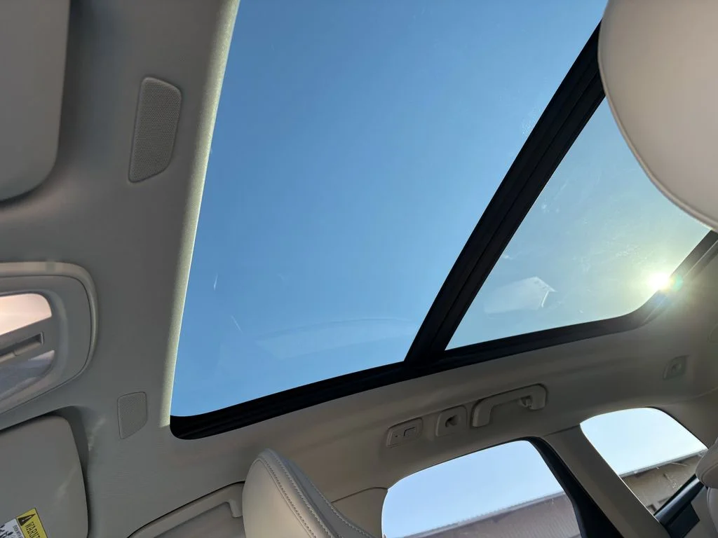 New 2026 Crystal White Volvo Ultra image 23