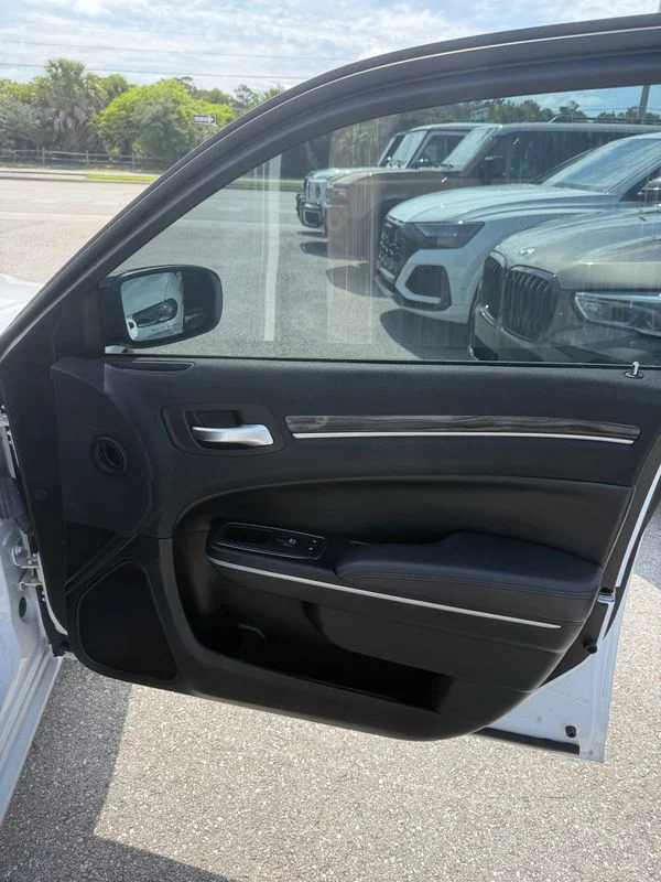 Used 2019  Chrysler Touring image 19