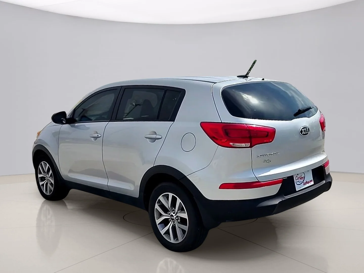 Used 2016 Silver Kia LX FWD image 3