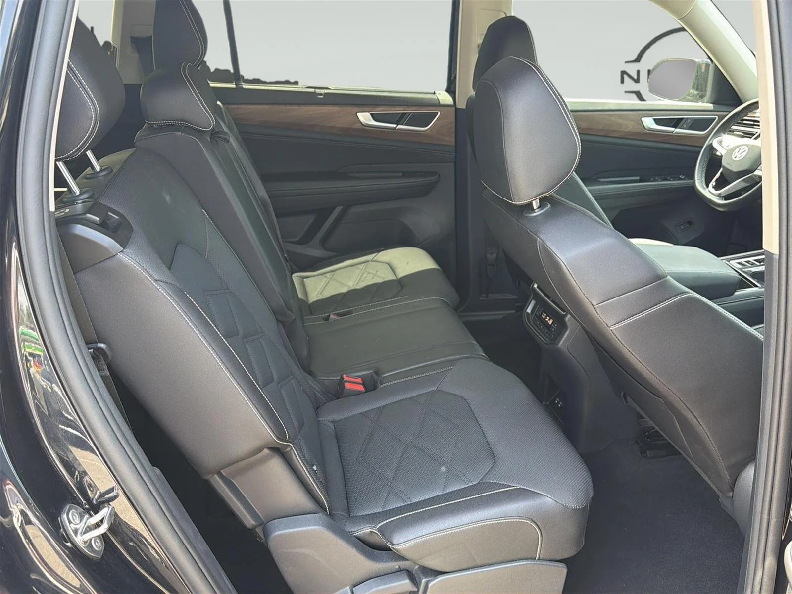 2025 Volkswagen Atlas SE w/Tech - Photo 33