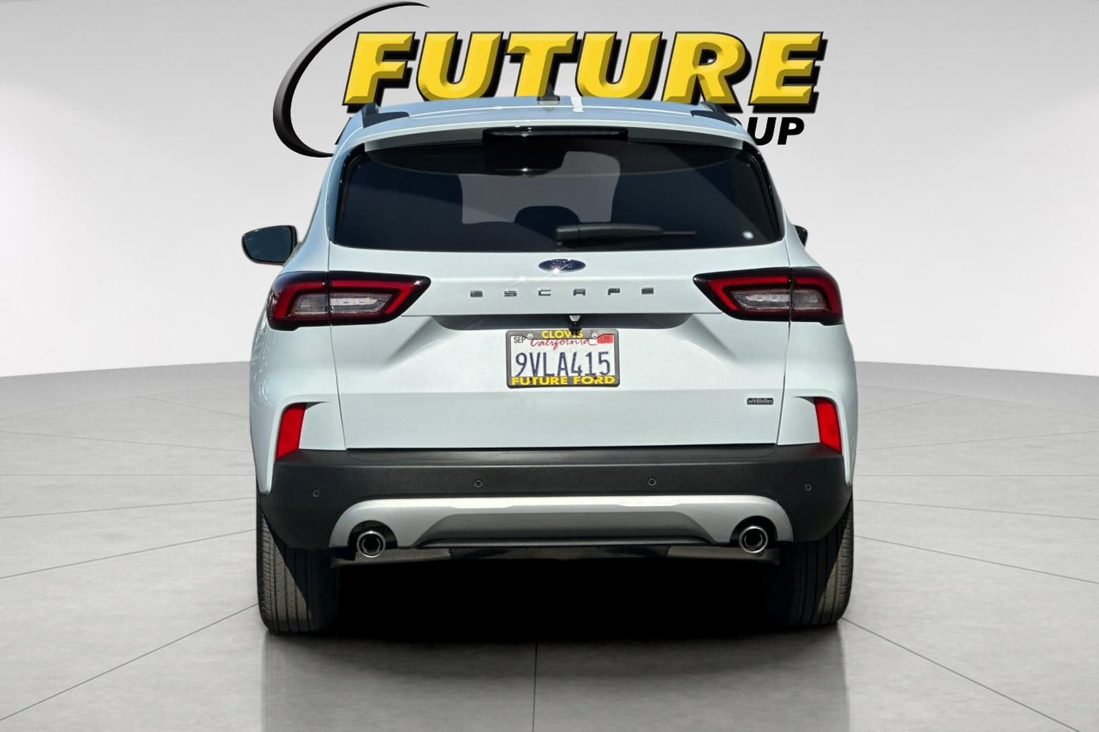 Used 2025 Silver Ford Base image 4