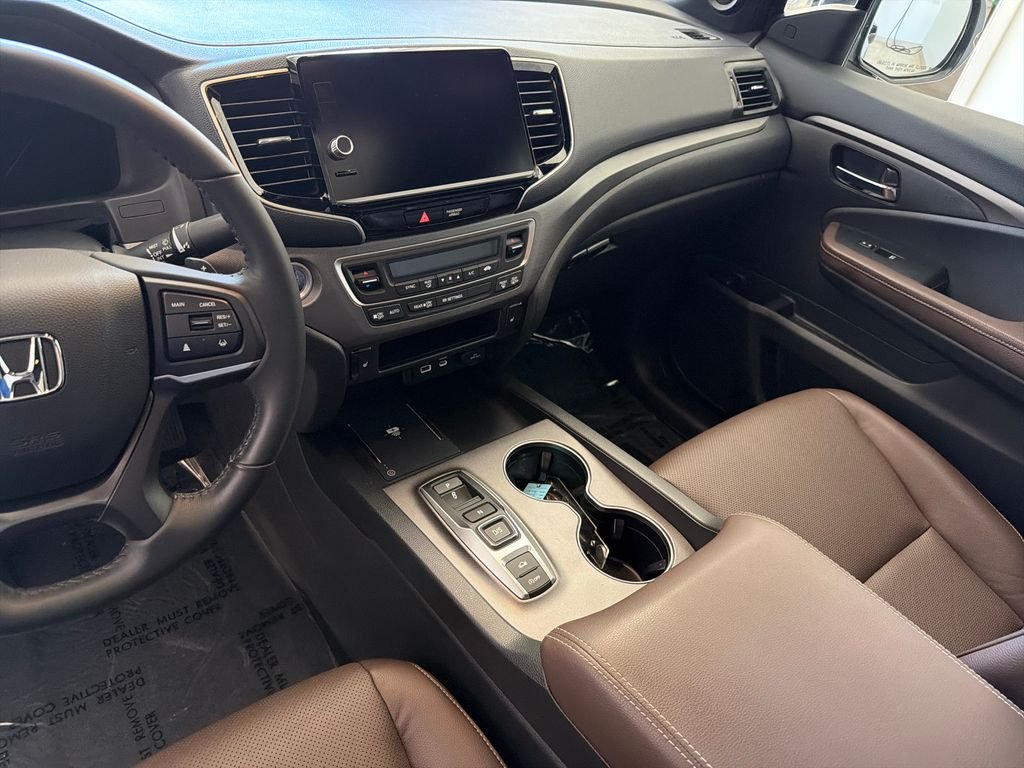 Used 2024  Honda RTL image 18