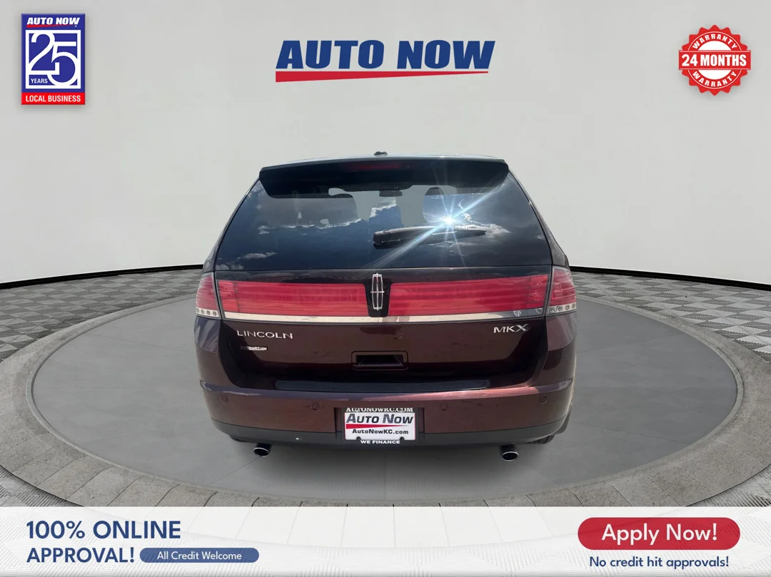 Used 2010 RED Lincoln base image 8