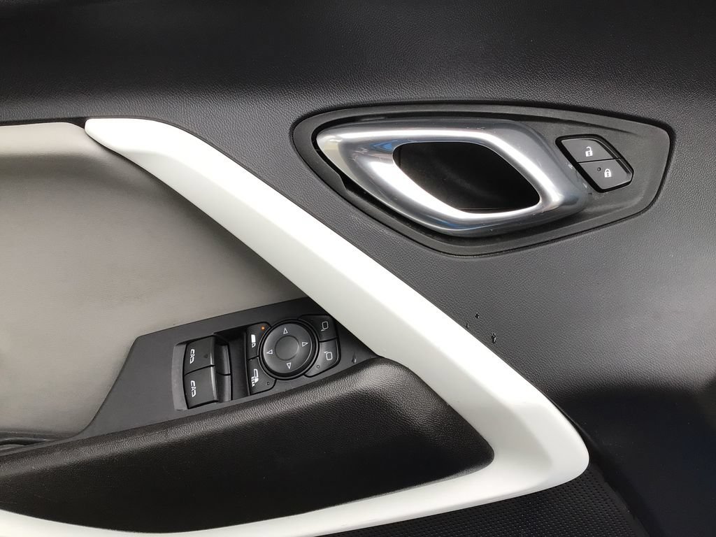 2023 Chevrolet Camaro LT1 - Photo 23
