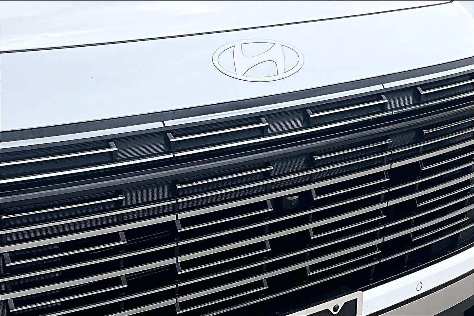 Used 2026 Creamy White Pearl Hyundai Blue SEL Premium 7P image 30