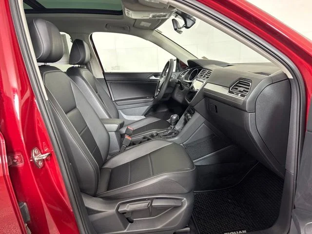 Used 2021 Red Volkswagen 2.0T SEL image 4