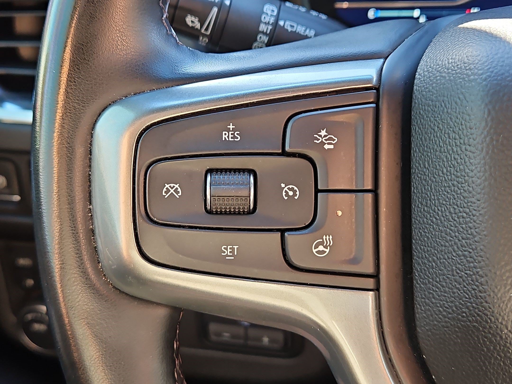 2023 Chevrolet Suburban Premier - Photo 17