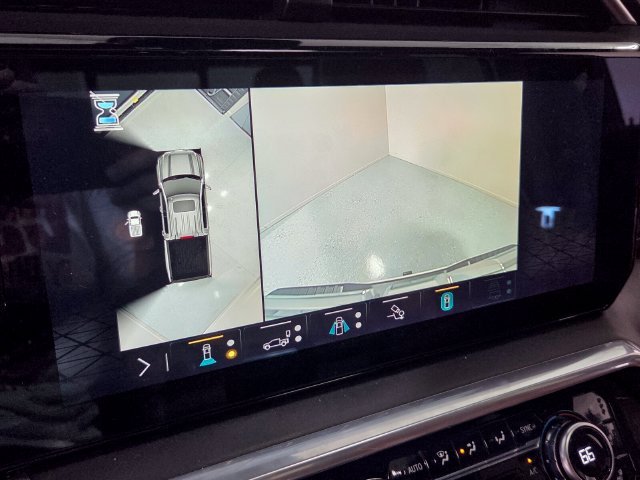 Used 2022 White GMC Denali Ultimate image 24