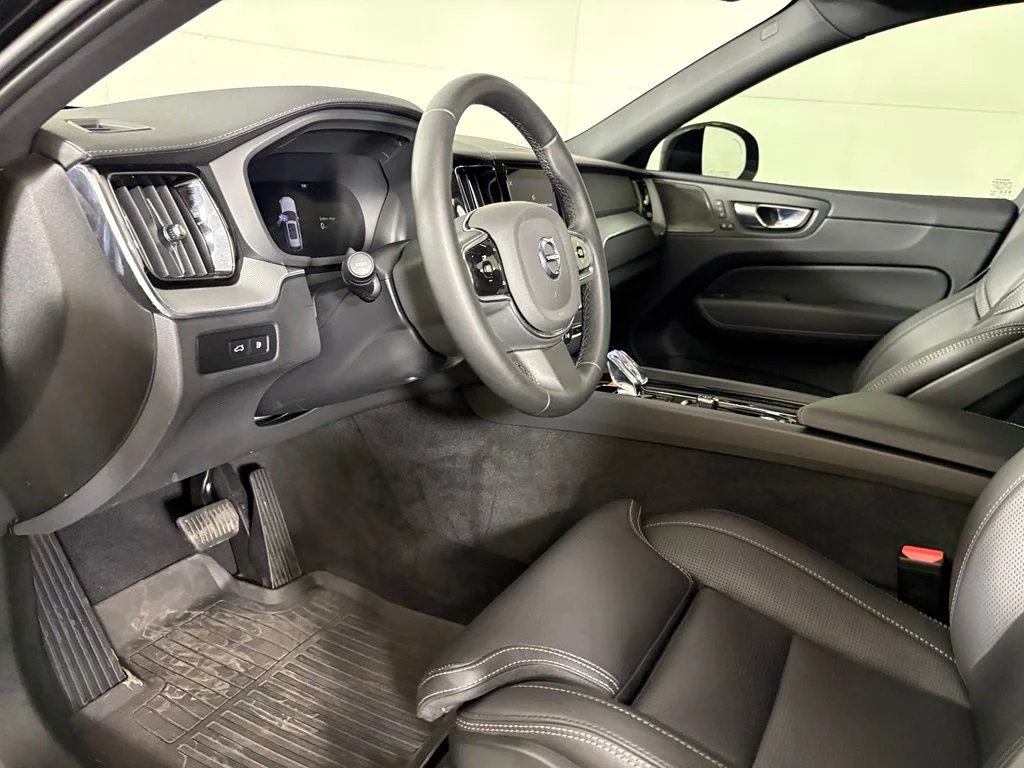 Used 2024 Onyx Black Metallic Volvo Ultimate image 20