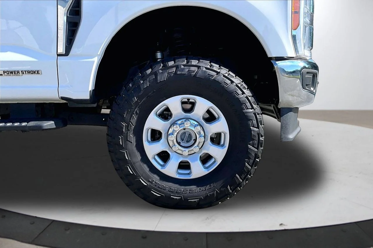Used 2023 White Ford XLT image 31