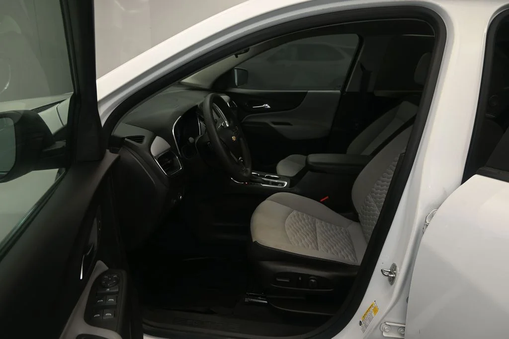 Used 2021 Summit White Chevrolet LS image 17