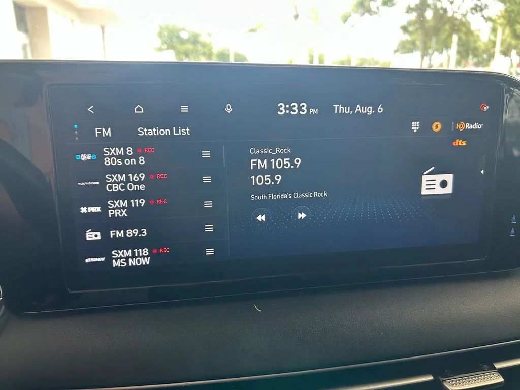 Used 2025 Gray Hyundai SEL image 8
