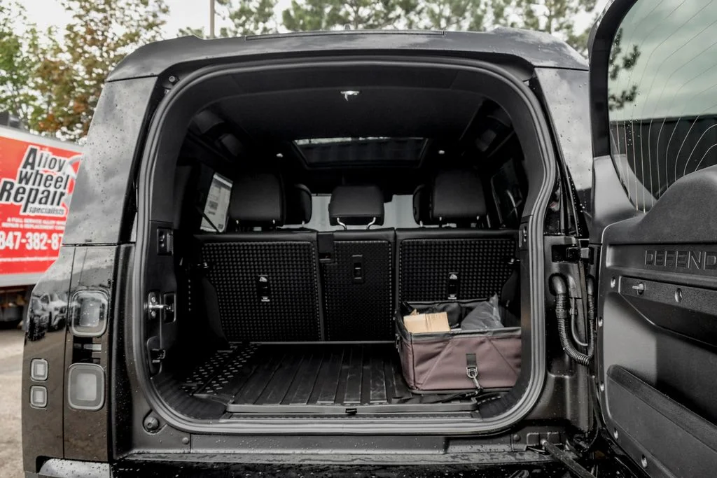 New 2026 Santorini Black Land Rover S image 9