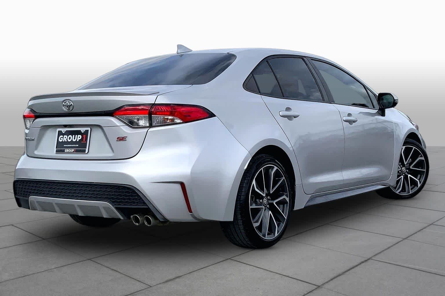 Used 2020 Classic Silver Metallic Toyota SE image 13