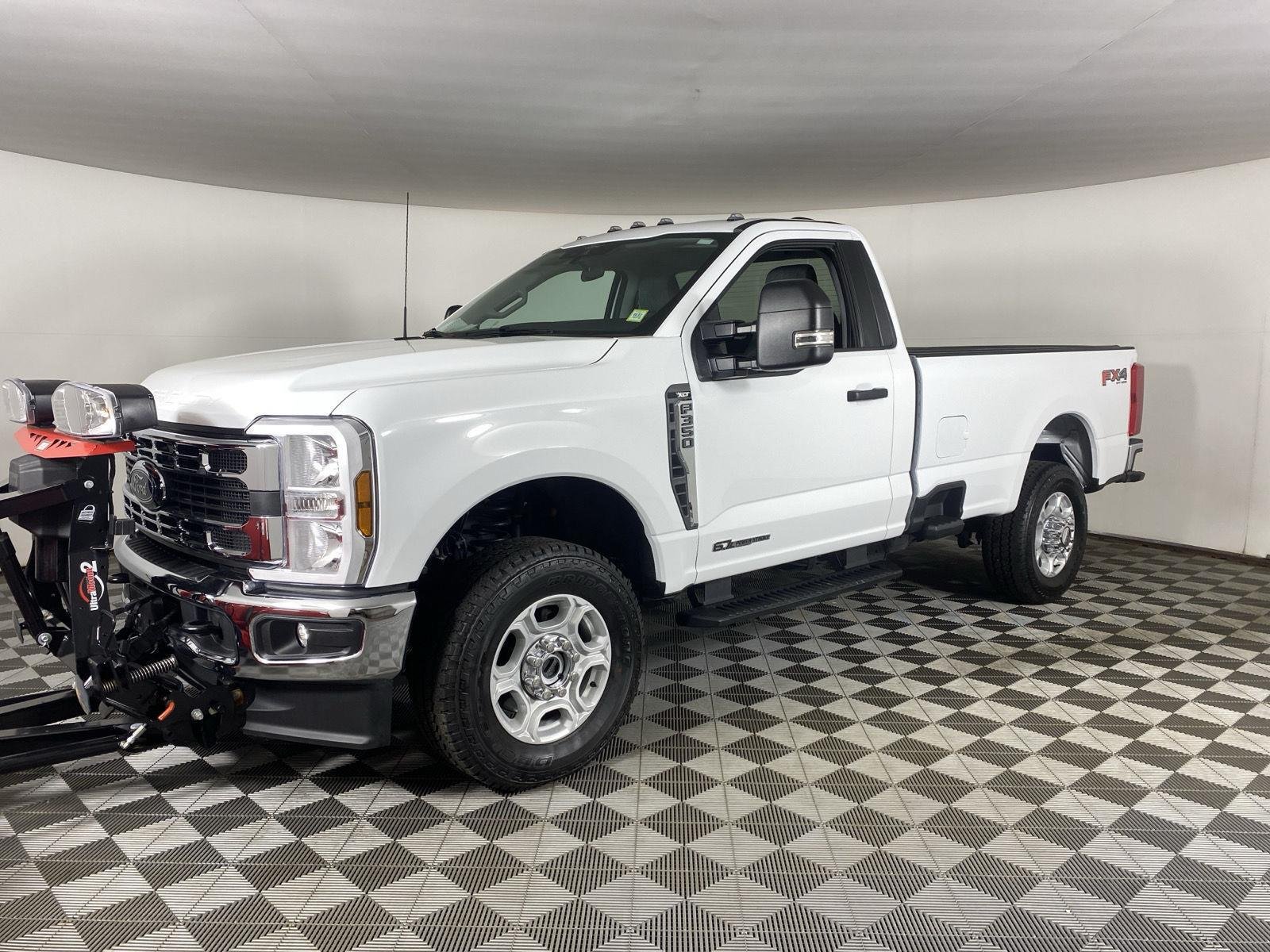 Used 2025 Oxford White Ford XLT image 26