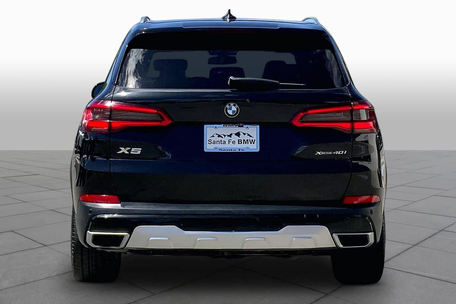Used 2019 Black Sapphire Metallic BMW xDrive40i image 4