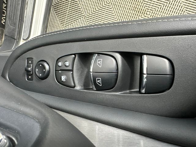 Used 2020 White Nissan SL image 24