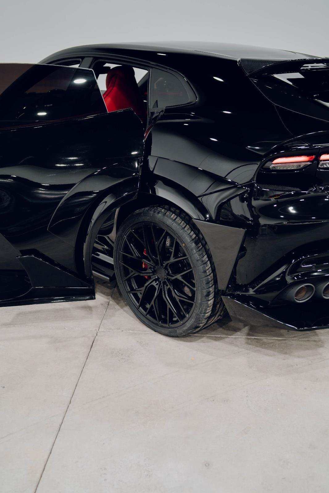 Used 2025 Black Ferrari Venuum Forged Widebody image 11