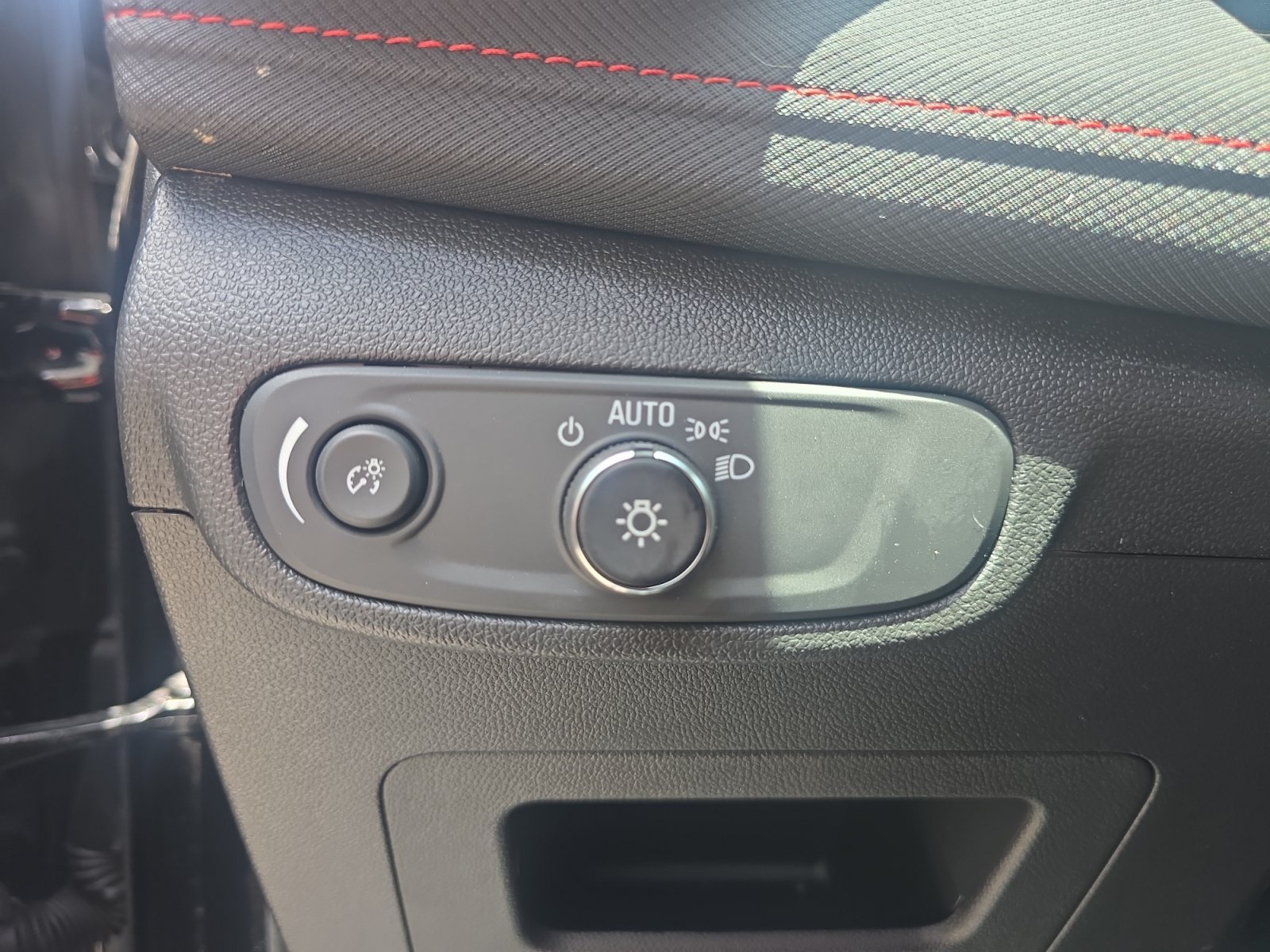 Used 2025 Mosaic Black Metallic Chevrolet RS image 26