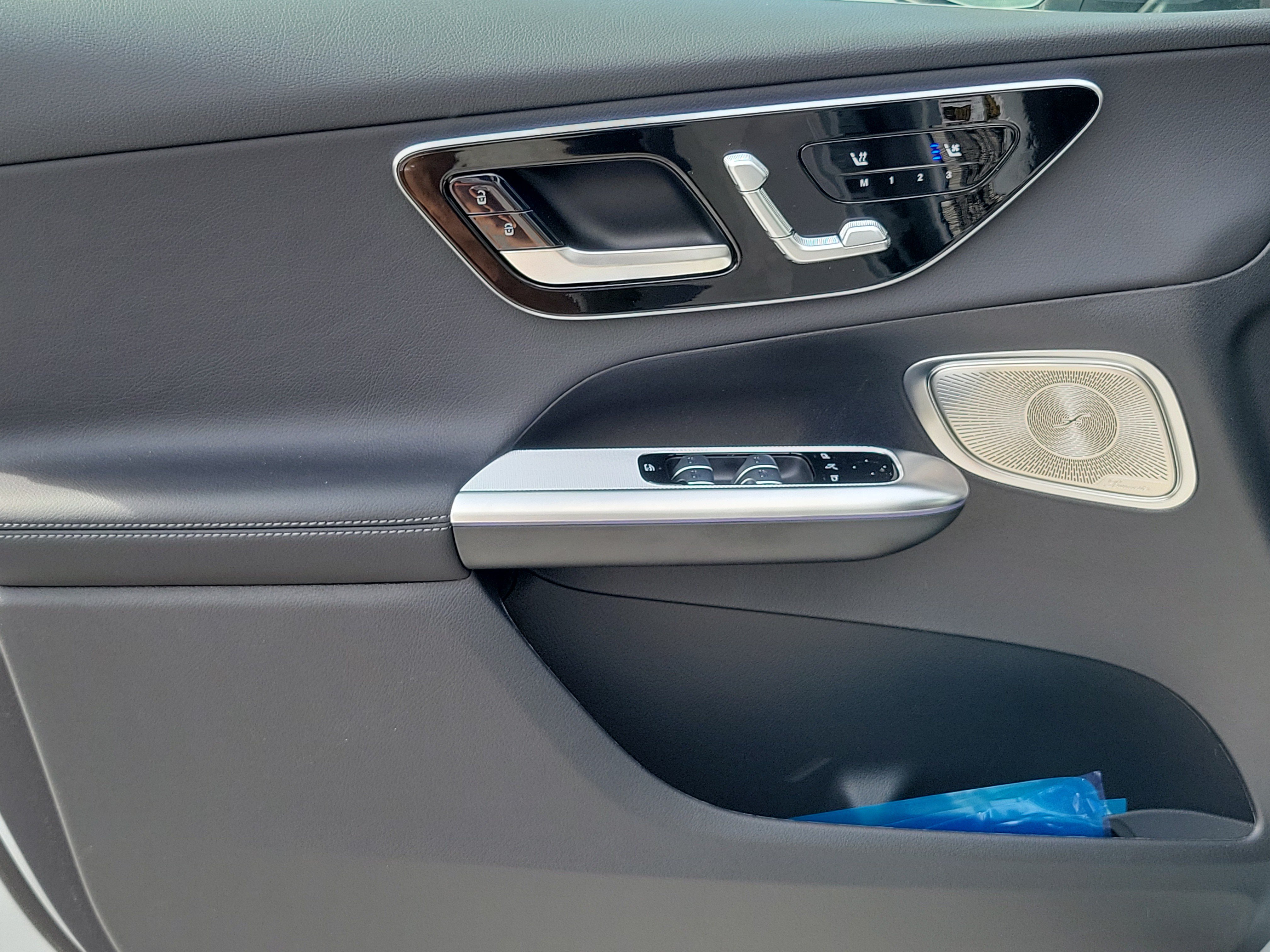 New 2026 Cirrus Silver Metallic Mercedes-Benz GLC 300 image 40