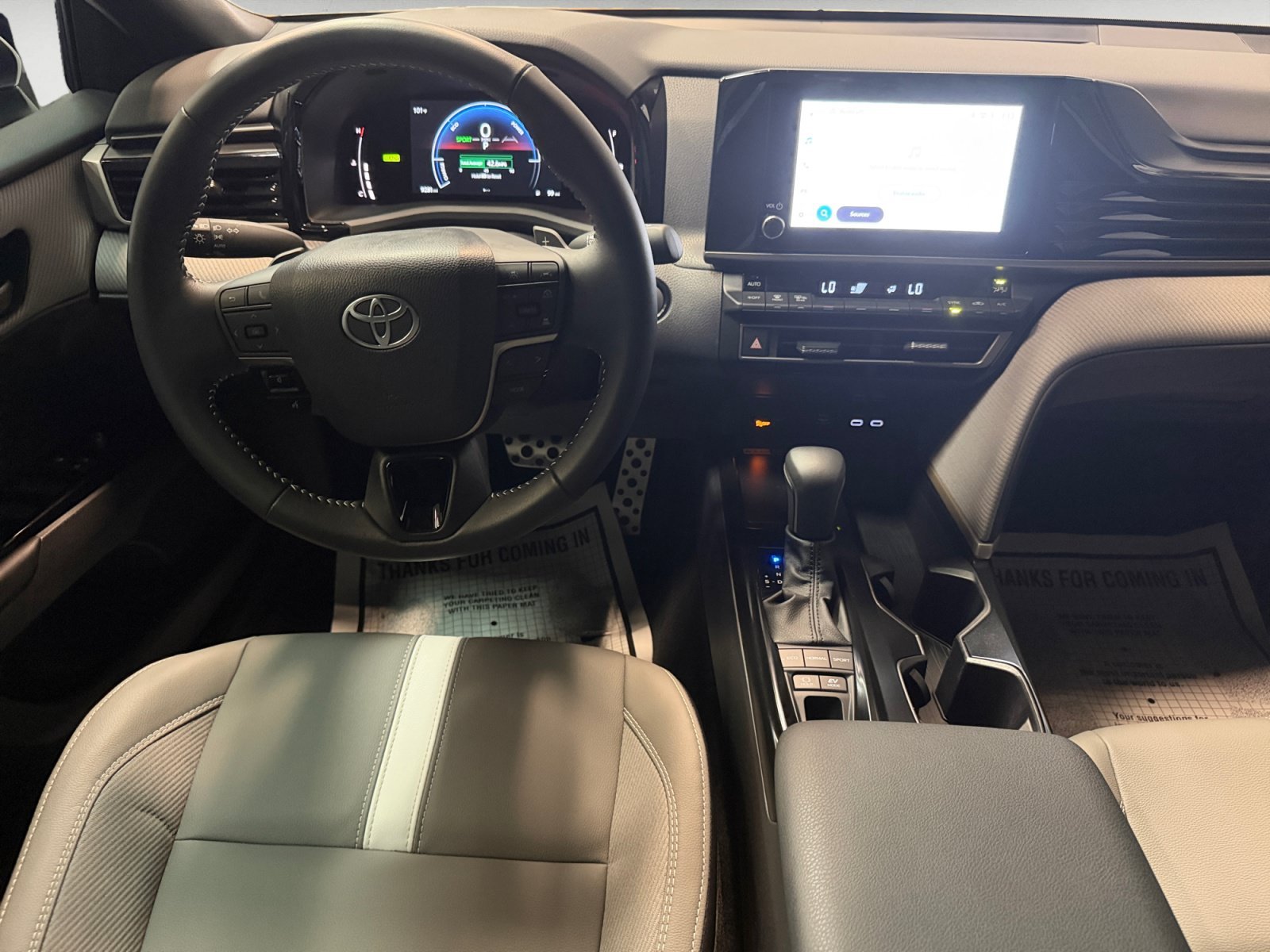 Used 2026 Ice Cap Toyota SE image 14