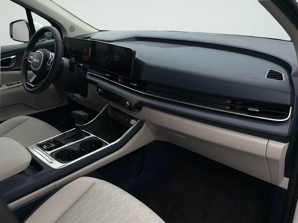 New 2026 Snow White Pearl Kia EX image 10