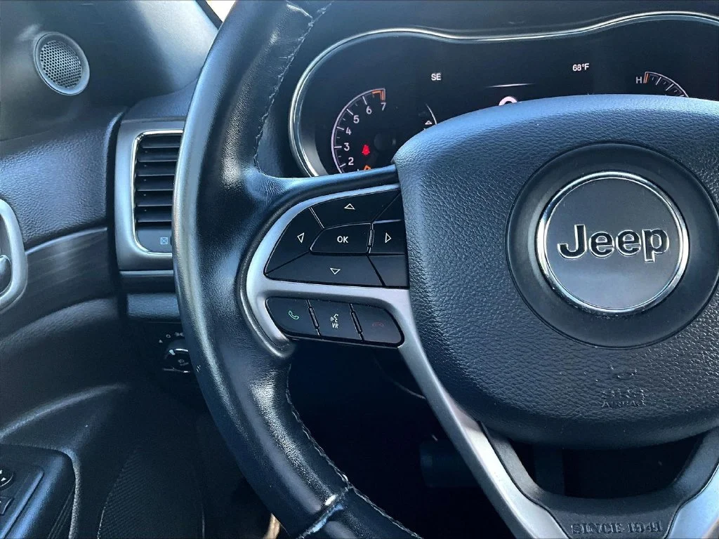 Used 2021 White Jeep Laredo E image 13
