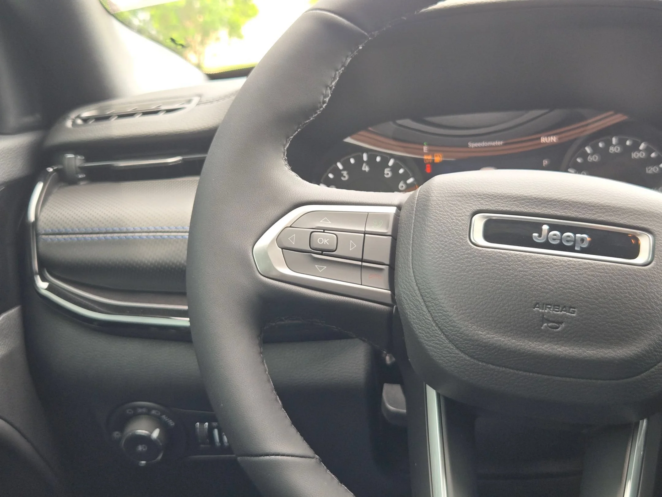 New 2026 Hydro Blue Pearlcoat Jeep Latitude image 19