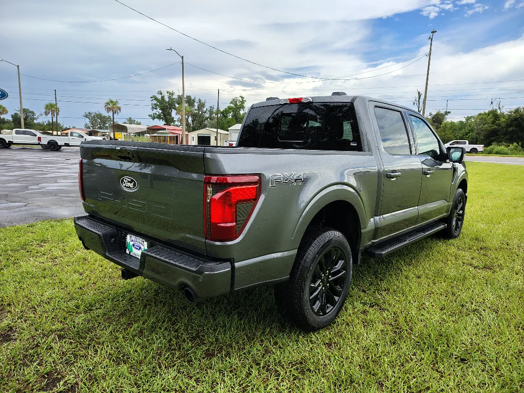 New 2026 Carbonized Gray Metallic Ford XLT CREW CAB 4X4 5.0 image 6