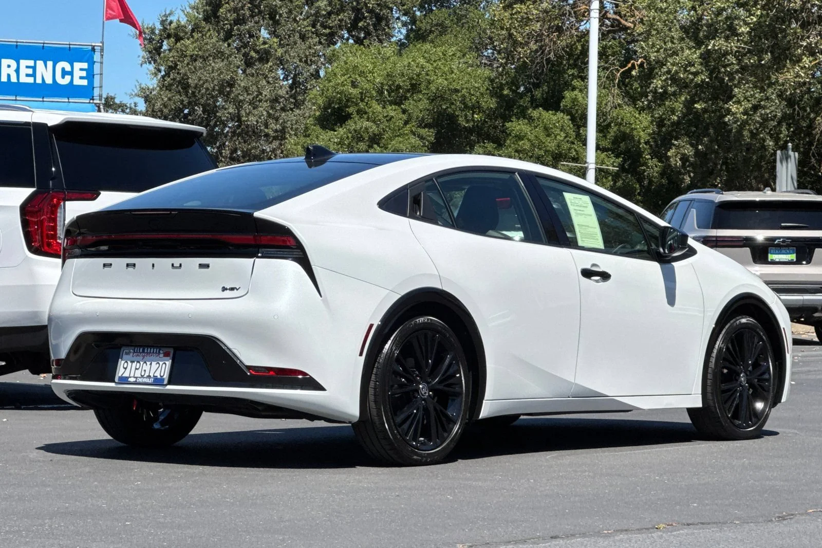 Used 2025 Off-white Toyota Nightshade image 3
