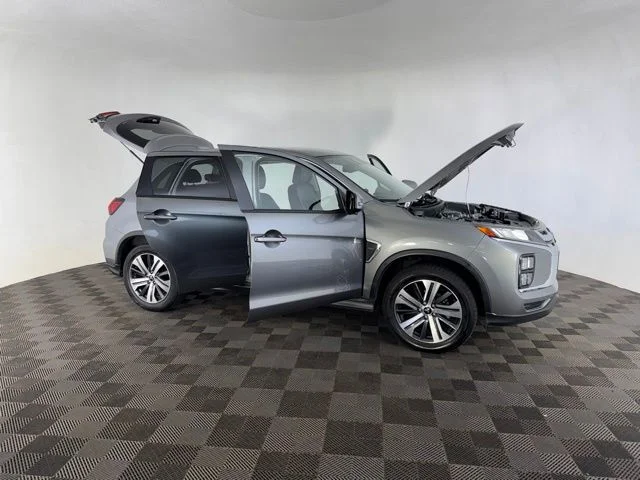 Used 2023 Gray Mitsubishi 2.0 SE image 12