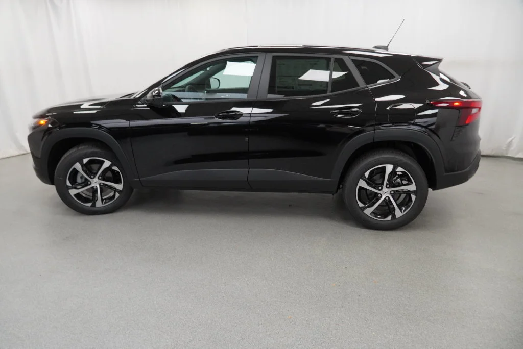 New 2026 Mosaic Black Metallic Chevrolet 1RS image 6