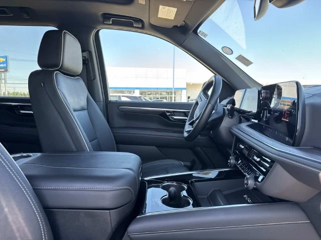 Used 2026 Black Chevrolet Premier image 23