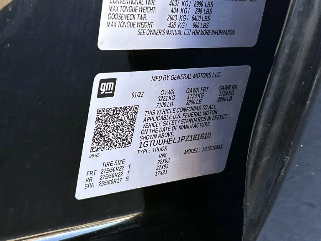 Used 2023 Onyx Black GMC Denali Ultimate image 10