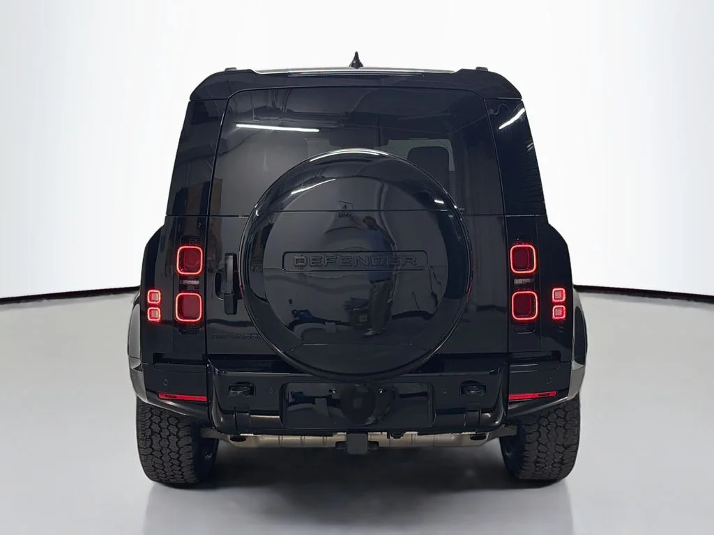Certified Used 2024 Santorini Black Metallic Land Rover X-Dynamic SE image 10