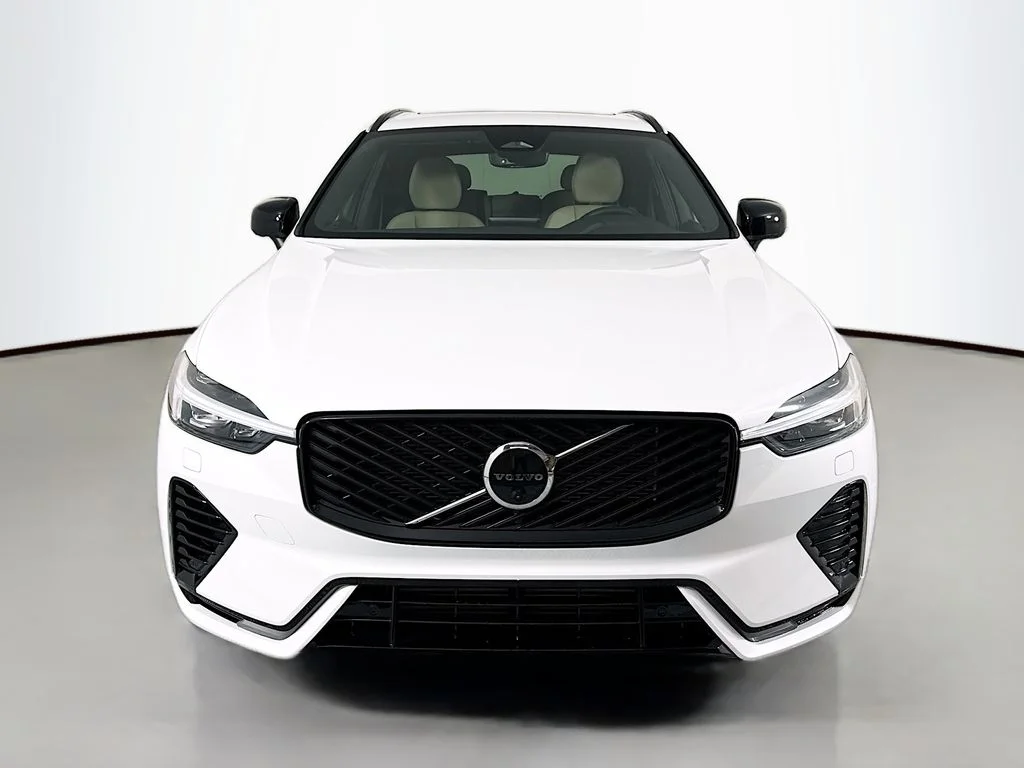 New 2026 Crystal White Volvo T8 Plus image 6